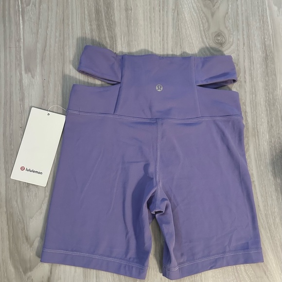 Lululemon Align Cut-Out High-Rise Shorts 6” –Dark Lavender – Size 4
NWT Retired - Picture 5 of 7